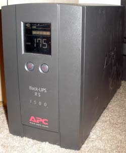 APC BACK-UPS RS 1500 LCD